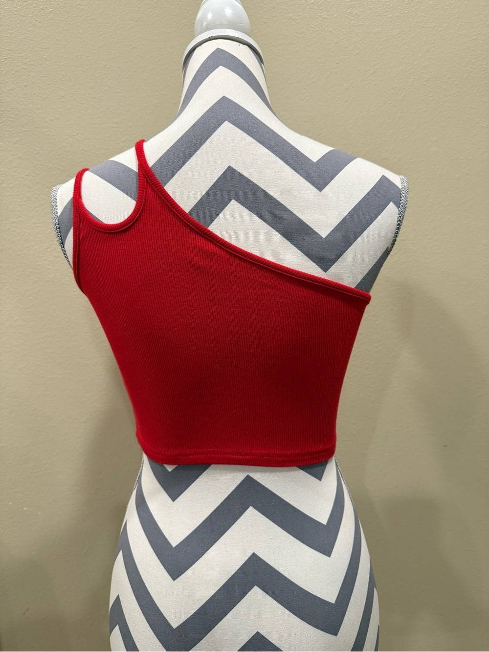 Zaful Red One-Shoulder Double-Strap Ribbed Crop Tank - Picture 2 of 8